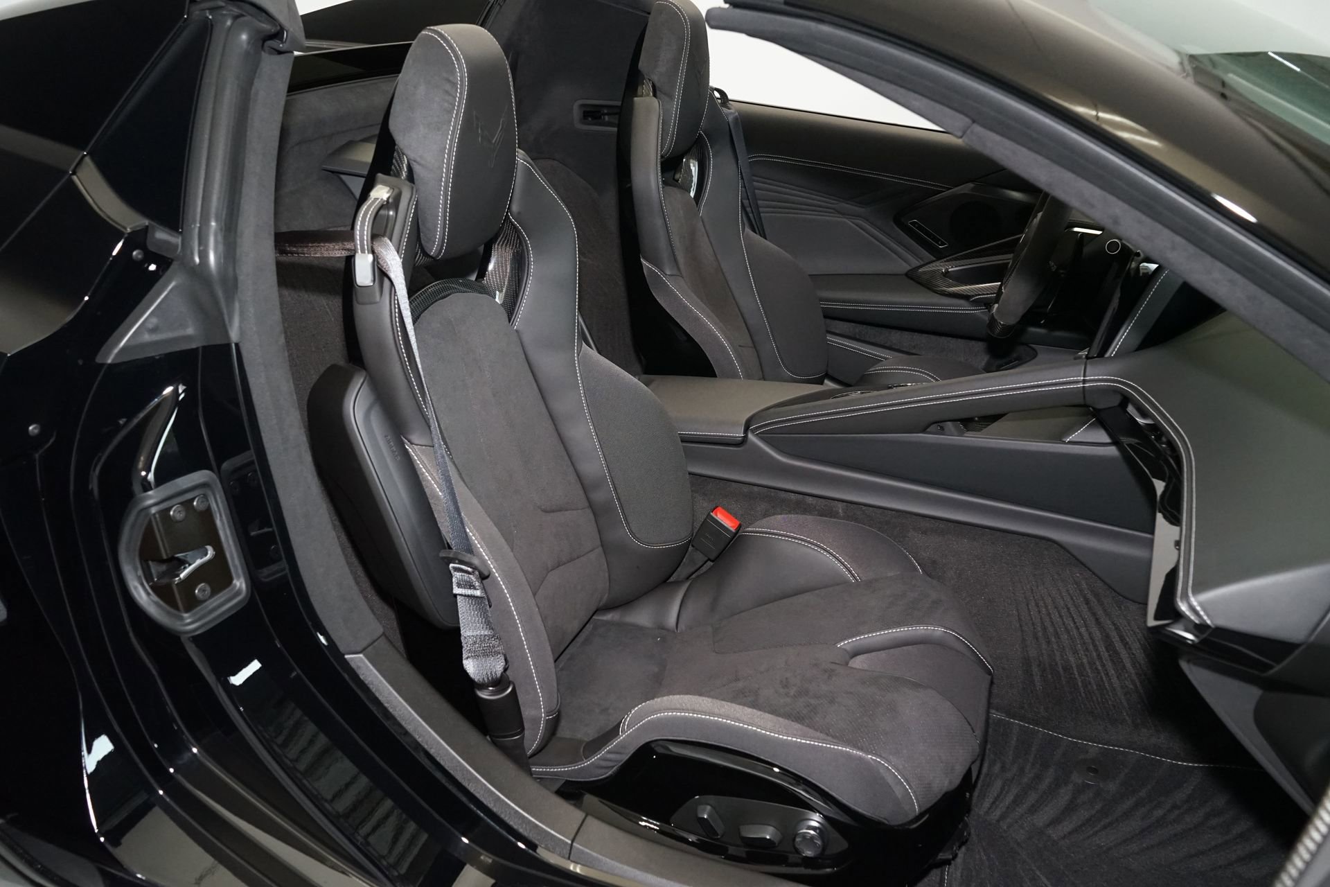 Used 2026 Chevrolet Corvette Z06 w/ Stealth Interior Trim Package RWD image 11