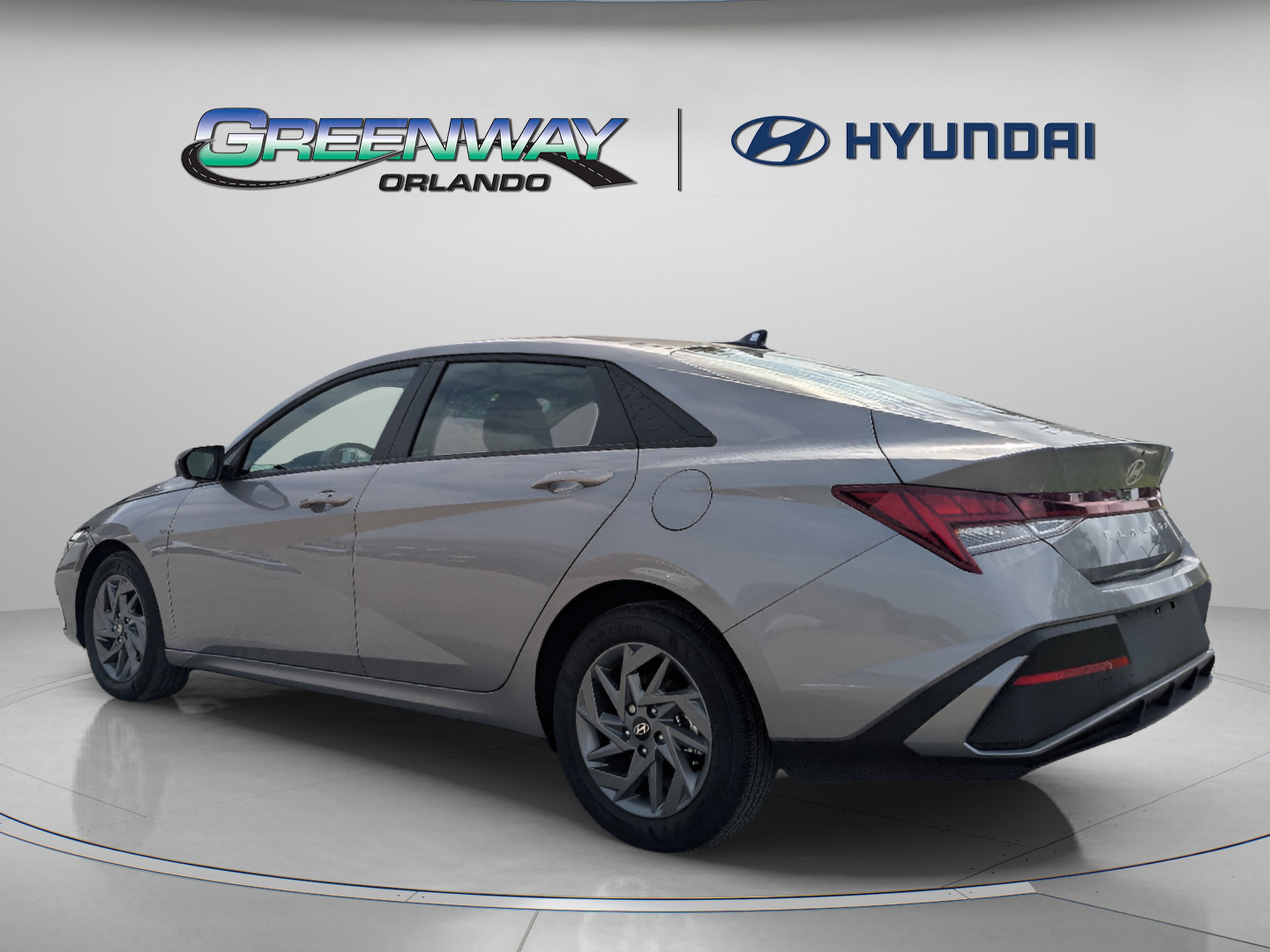 Used 2025 Hyundai Elantra Hybrid FWD image 6