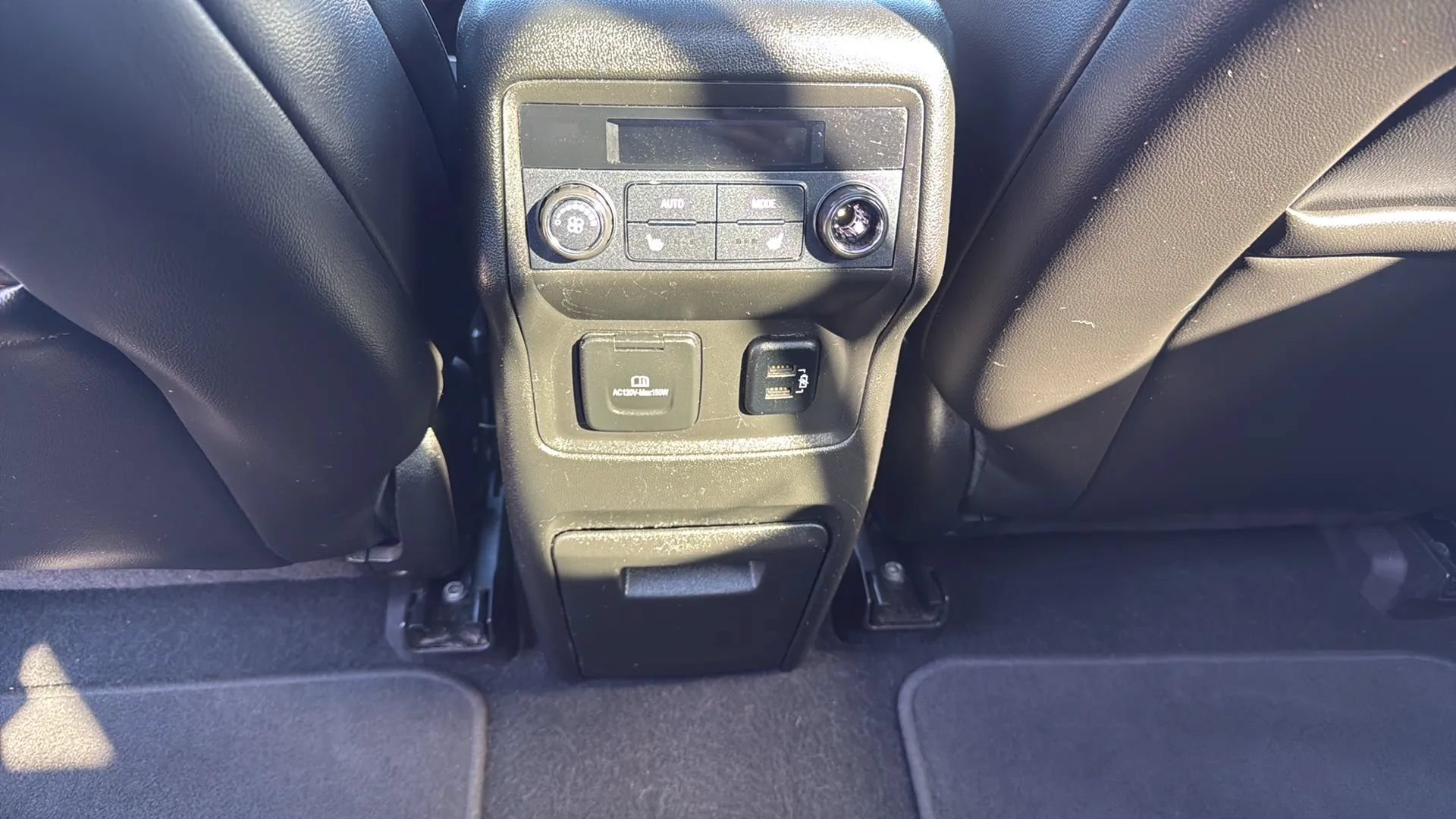 Used 2017 GMC Acadia Denali AWD/4WD image 29