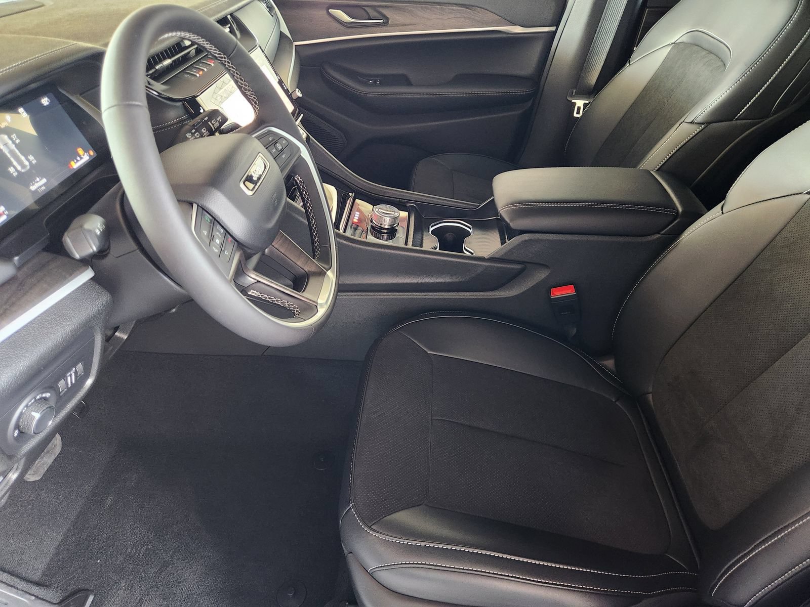 New 2026 Jeep Grand Cherokee Altitude RWD image 12