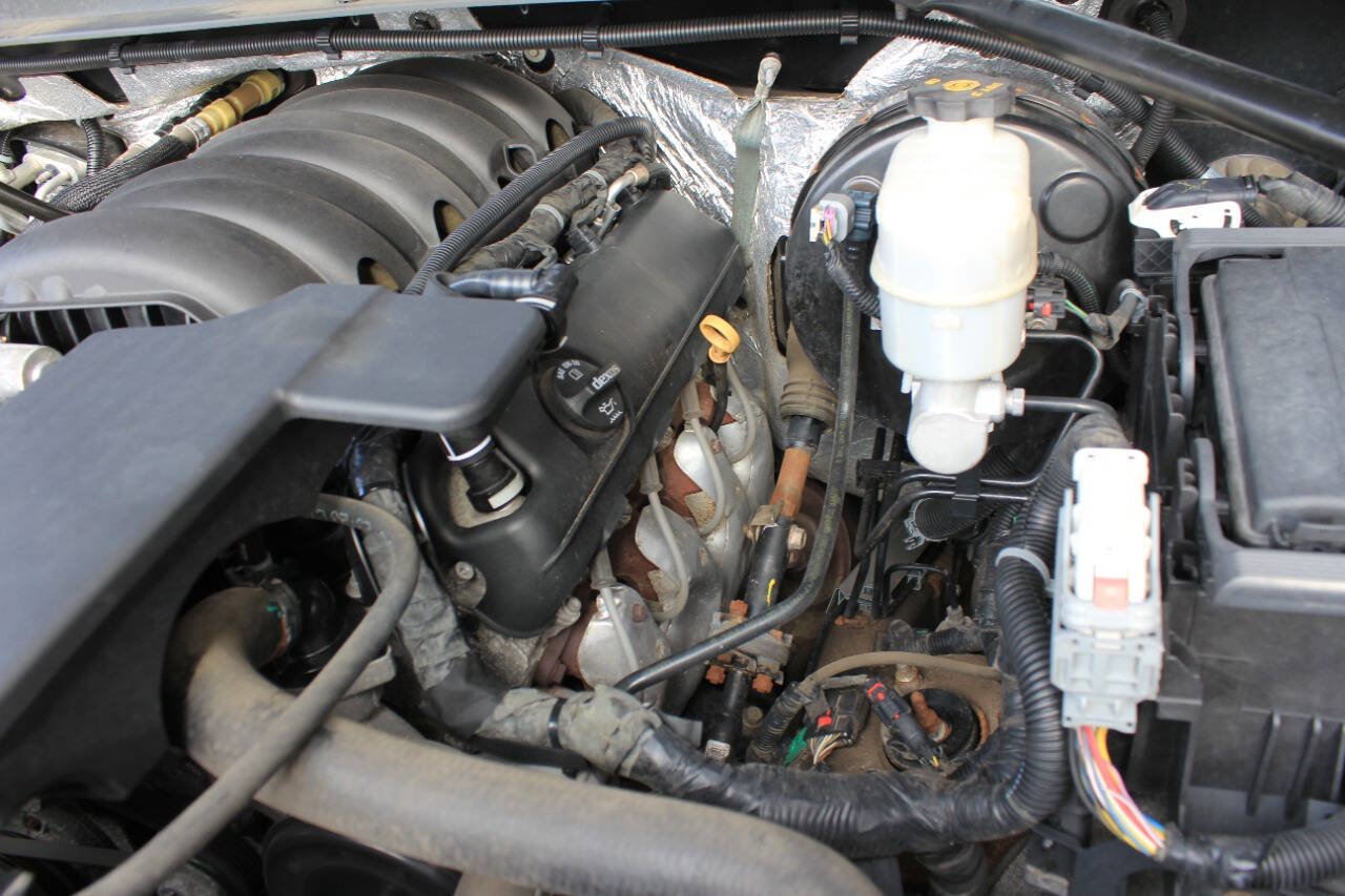 Used 2018 GMC Yukon SLT w/ HD Trailering Package image 29