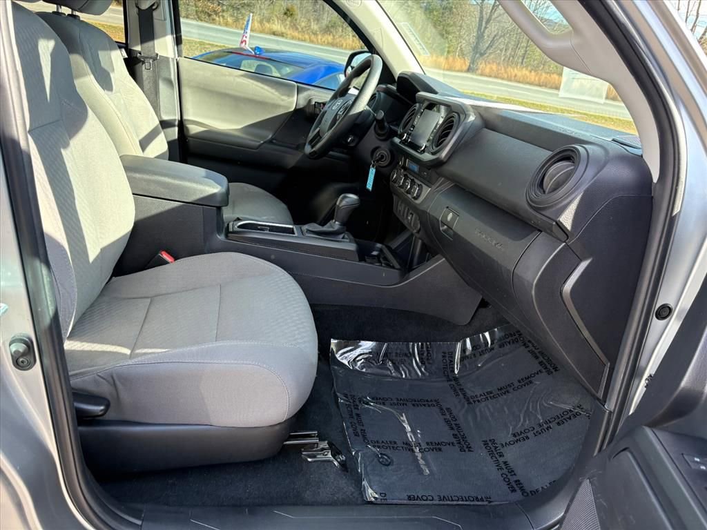 Used 2022 Toyota Tacoma SR image 14