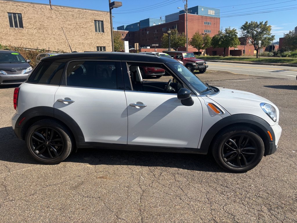 Used 2013 MINI Cooper Countryman FWD image 6