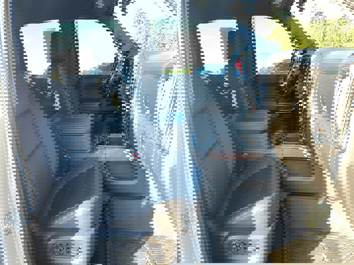 Used 2021 GMC Sierra 1500 SLT w/ SLT Premium Package image 27