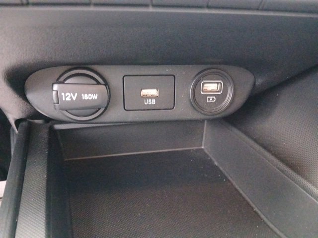 Used 2023 Hyundai Elantra SEL image 20