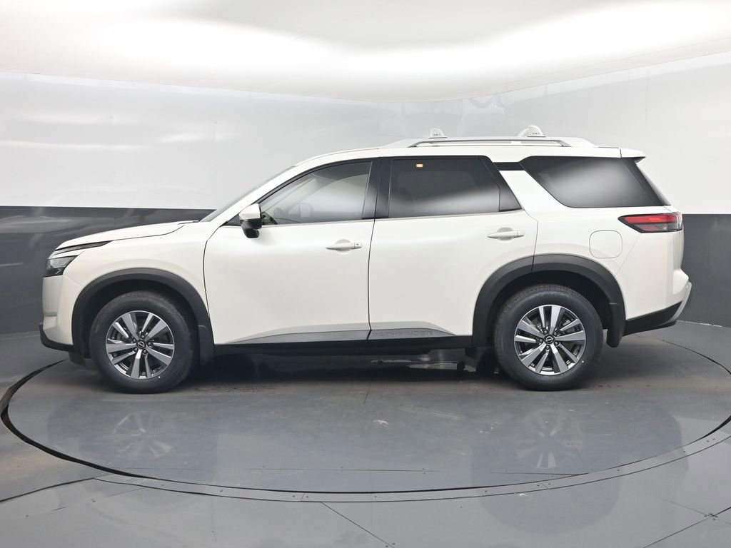 Used 2024 Nissan Pathfinder SL image 10