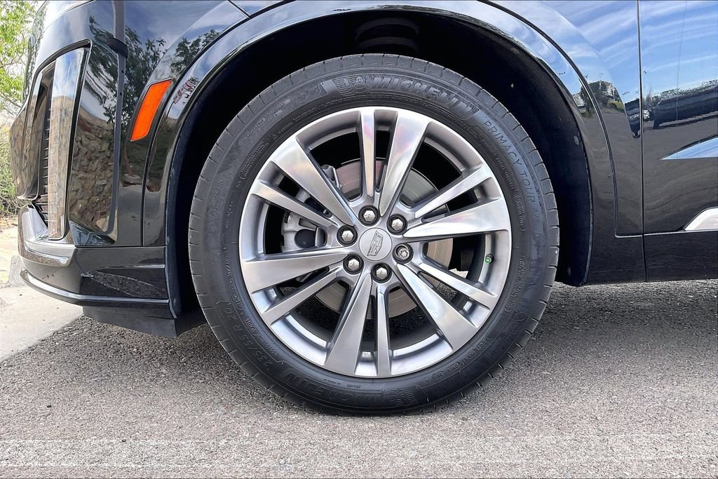Used 2024 Cadillac XT6 Premium Luxury FWD image 9