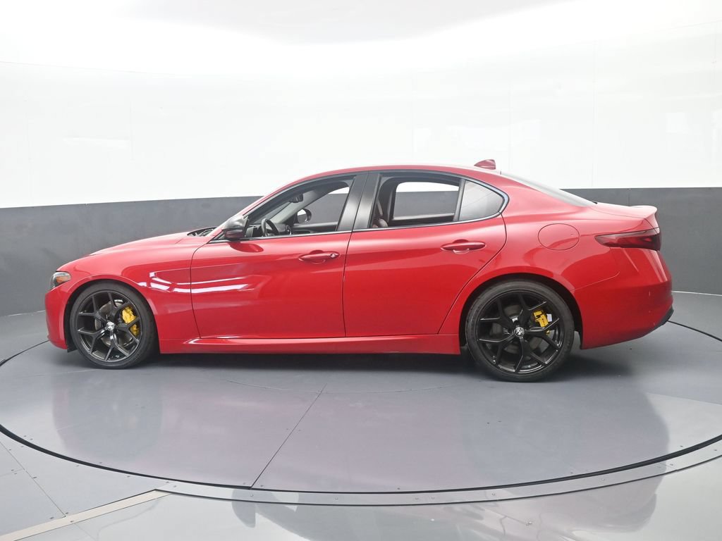 Used 2020 Alfa Romeo Giulia w/ Nero Edizione RWD image 3