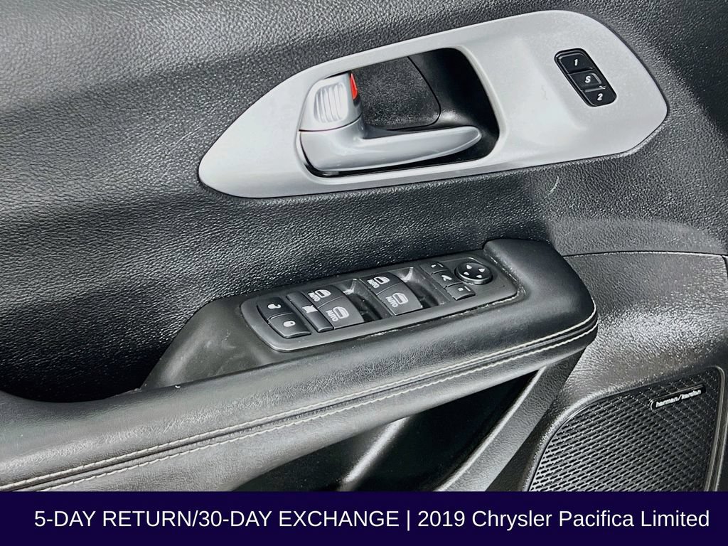 Used 2019 Chrysler Pacifica Limited w/ Advanced Safetytec Group FWD image 24