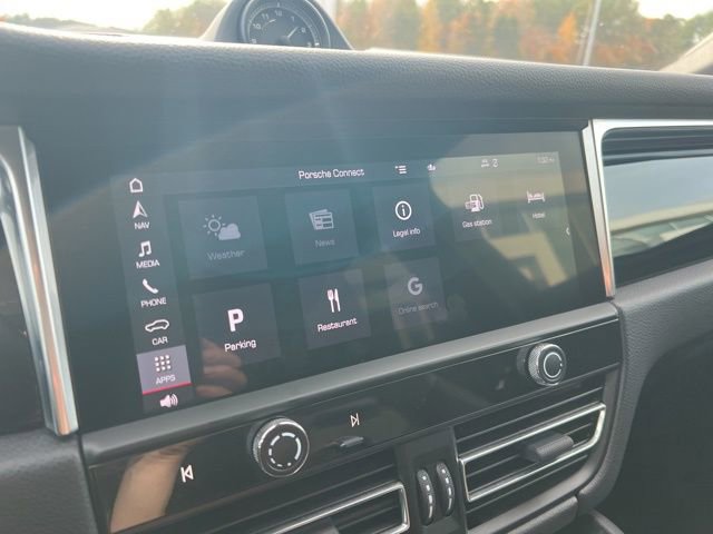 Used 2023 Porsche Macan image 21