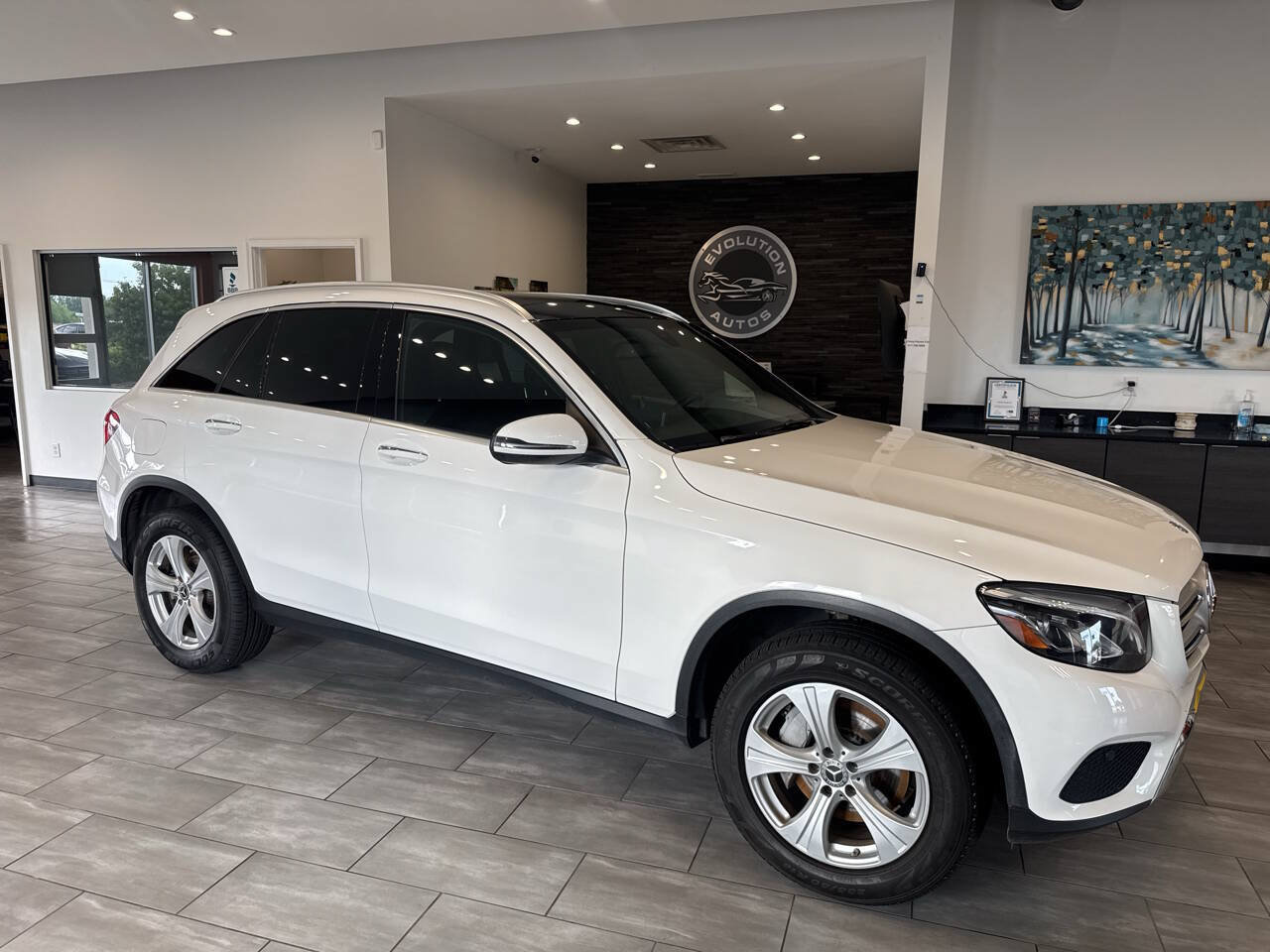 Used 2018 Mercedes-Benz GLC 300 4MATIC w/ Premium Package image 4