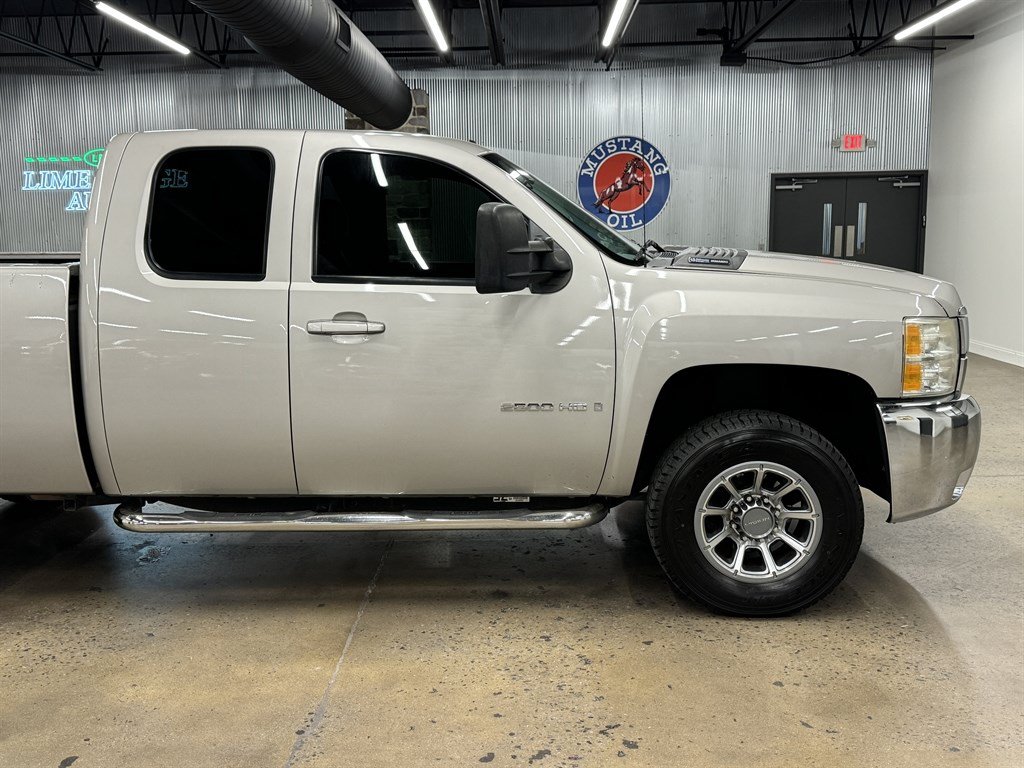 Used 2008 Chevrolet Silverado 2500 LTZ w/ Suspension Package, Off-Road RWD image 17
