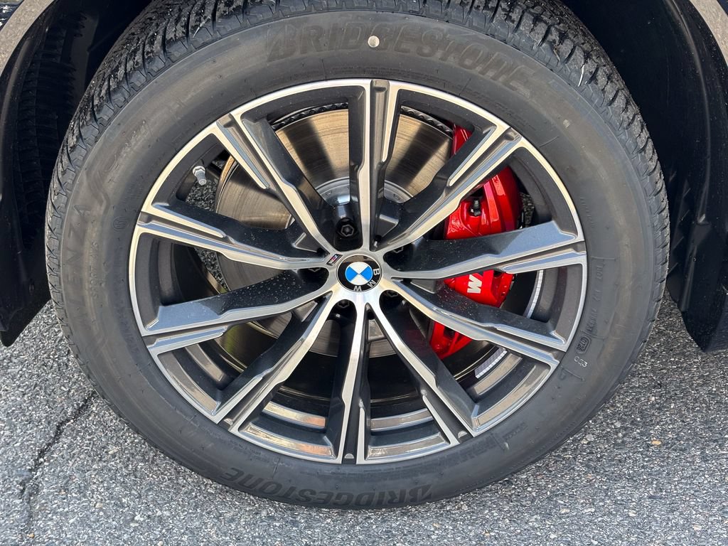 New 2026 BMW X5 xDrive40i w/ M Sport Package AWD/4WD image 8