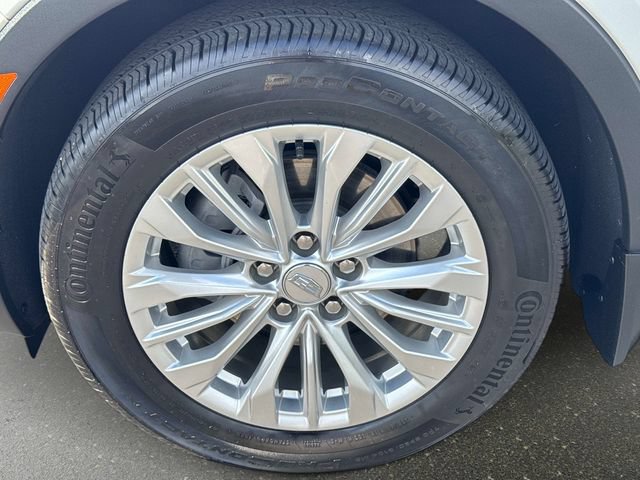 Certified 2024 Cadillac XT4 Luxury w/ Cold Weather Package FWD image 9