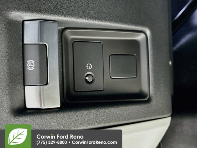 Used 2023 Land Rover Defender 110 X-Dynamic SE AWD/4WD image 12