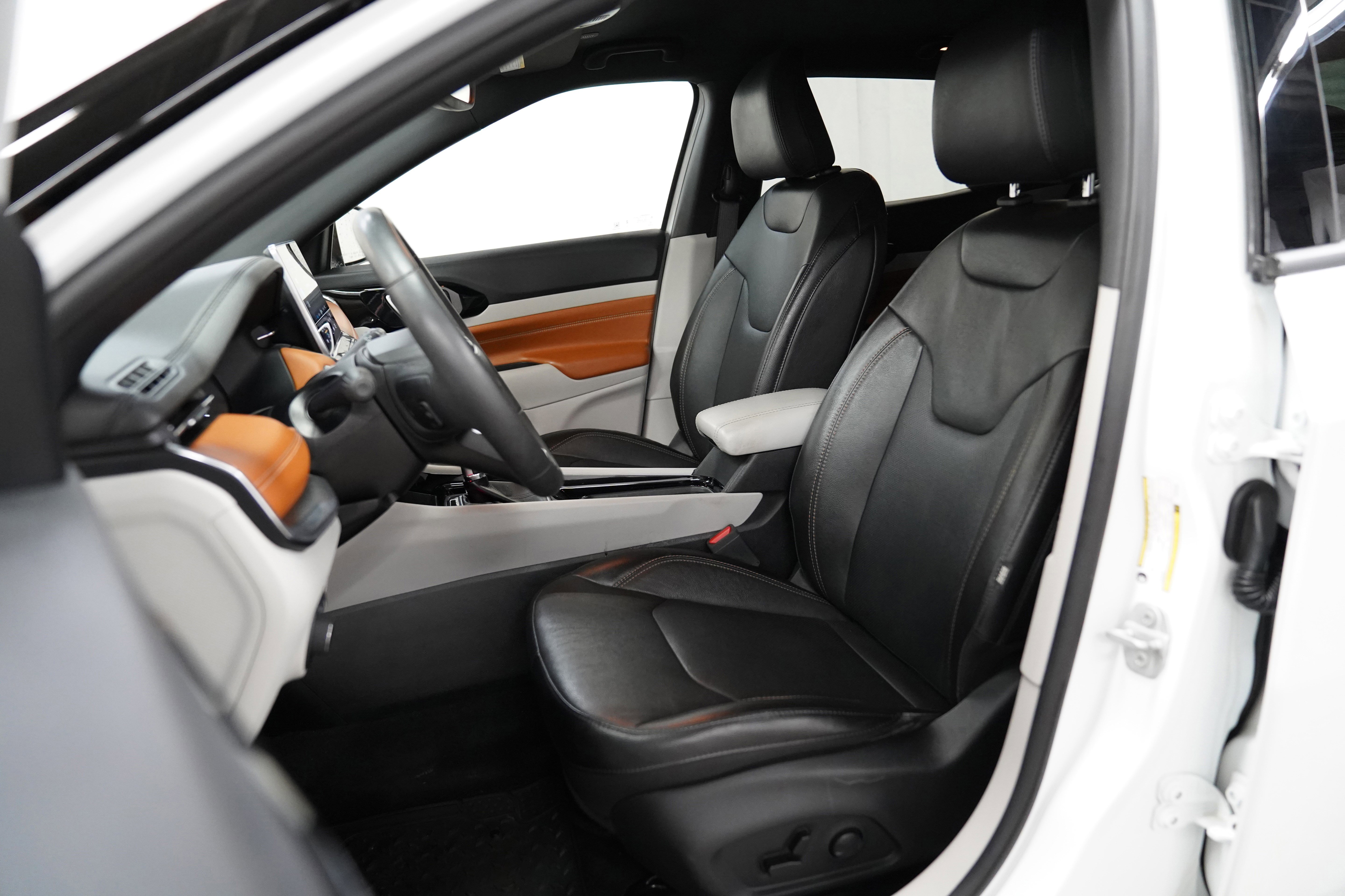 Used 2023 Jeep Compass Limited image 4