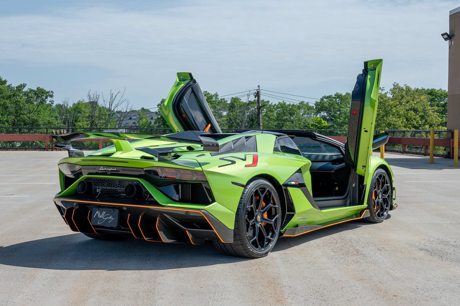 Used 2021 Lamborghini Aventador SVJ AWD/4WD image 14