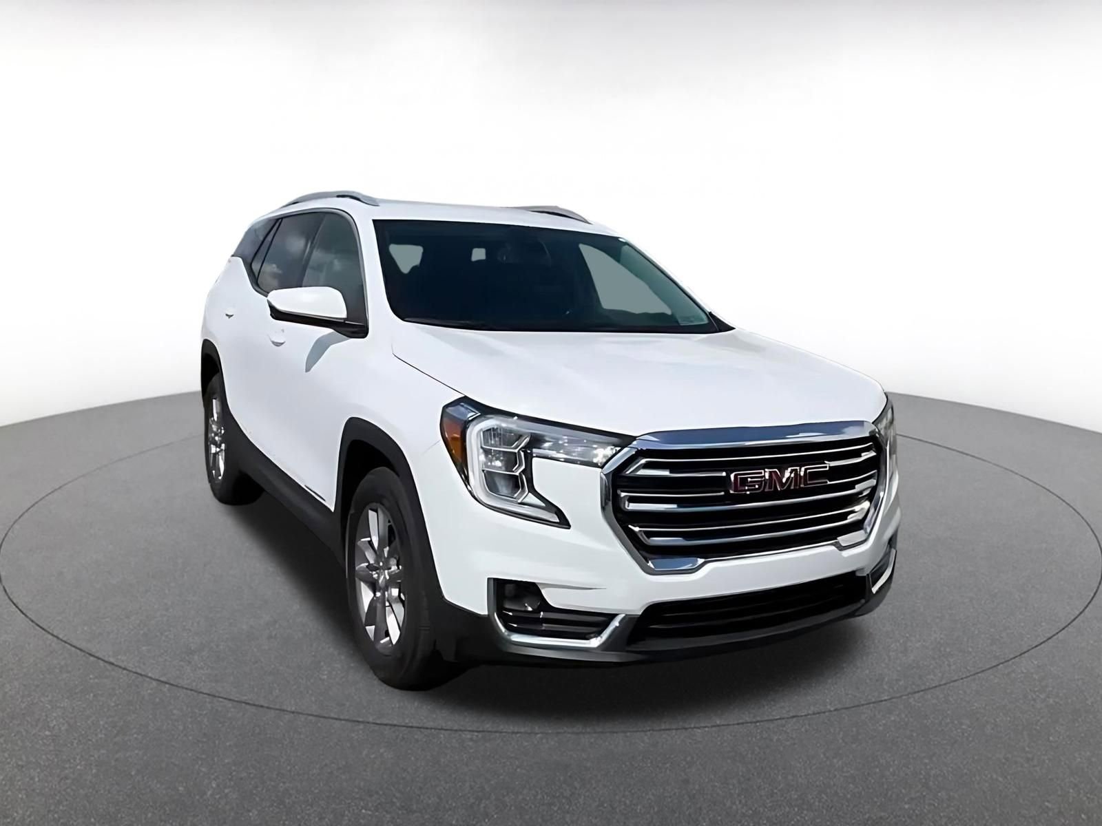 Used 2024 GMC Terrain SLT AWD/4WD image 3