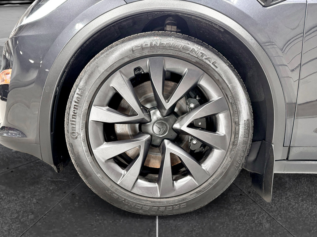 Used 2024 Tesla Model X image 30