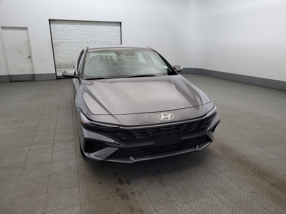 Used 2025 Hyundai Elantra SE image 14
