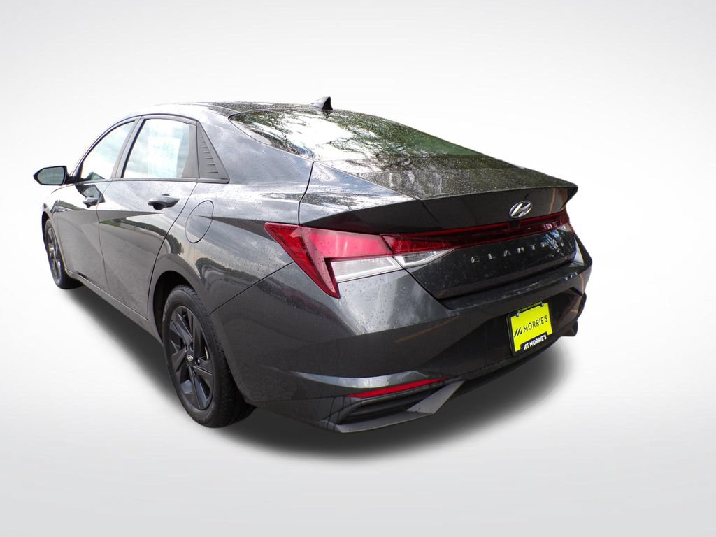 Used 2022 Hyundai Elantra SEL w/ Cargo Package FWD image 4