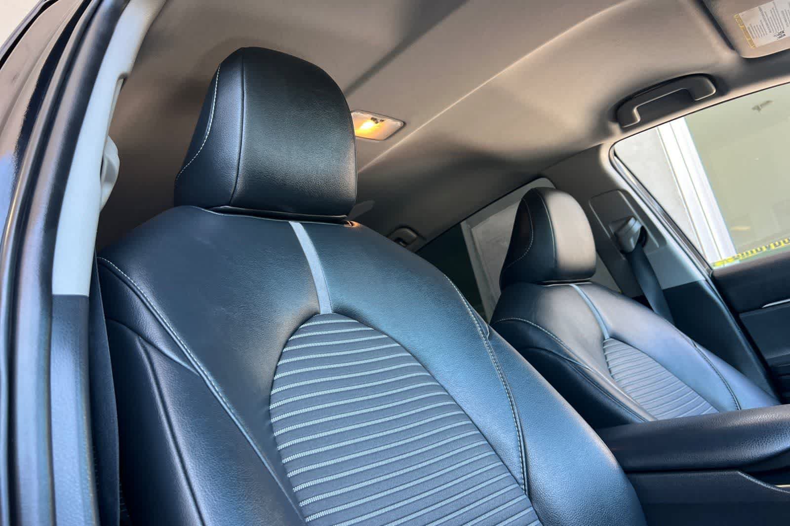 Used 2019 Toyota Camry SE FWD image 18