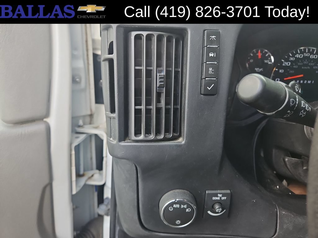 Used 2015 GMC Savana 2500 RWD image 17