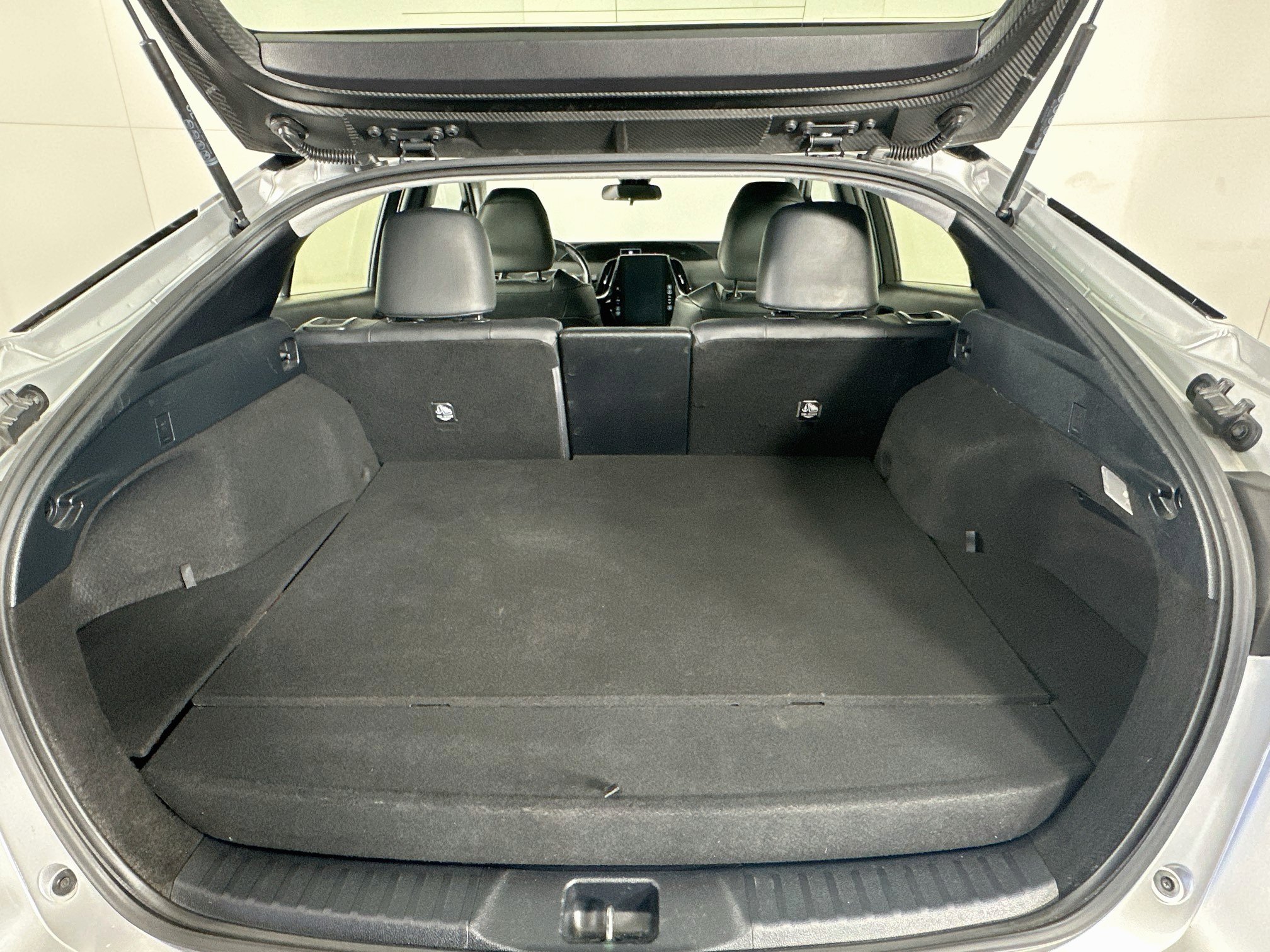 Used 2017 Toyota Prius Prime Premium FWD image 27