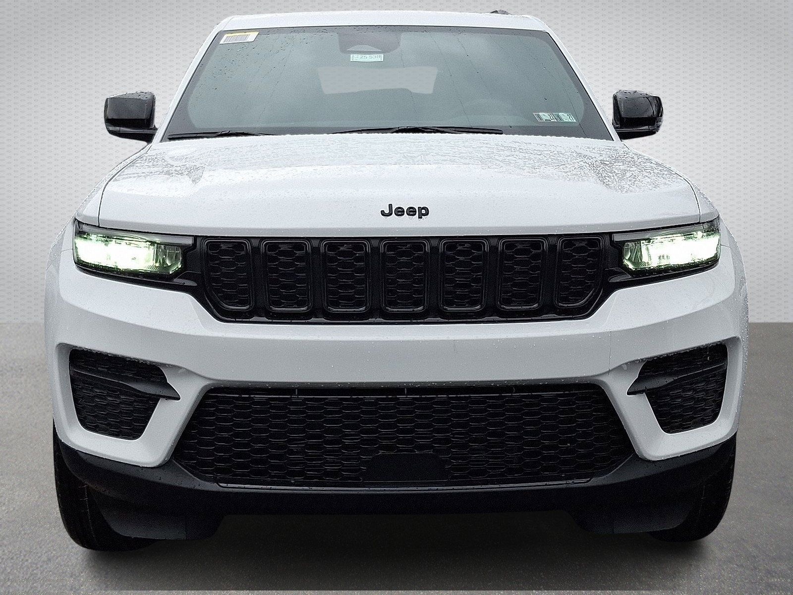 New 2025 Jeep Grand Cherokee Altitude image 2