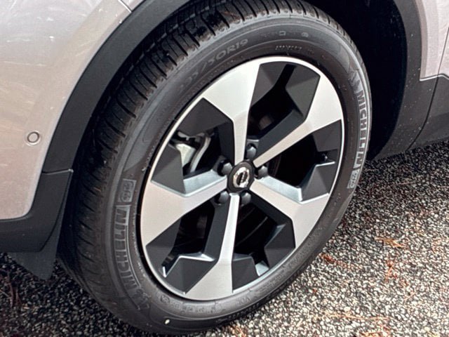 New 2026 Volvo XC40 B5 Plus w/ Protection Package Premier AWD/4WD image 12