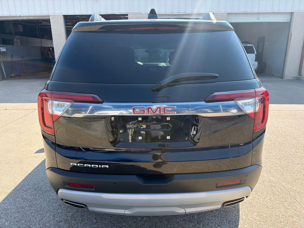 Used 2020 GMC Acadia SLT w/ Driver Alert Package II FWD image 4