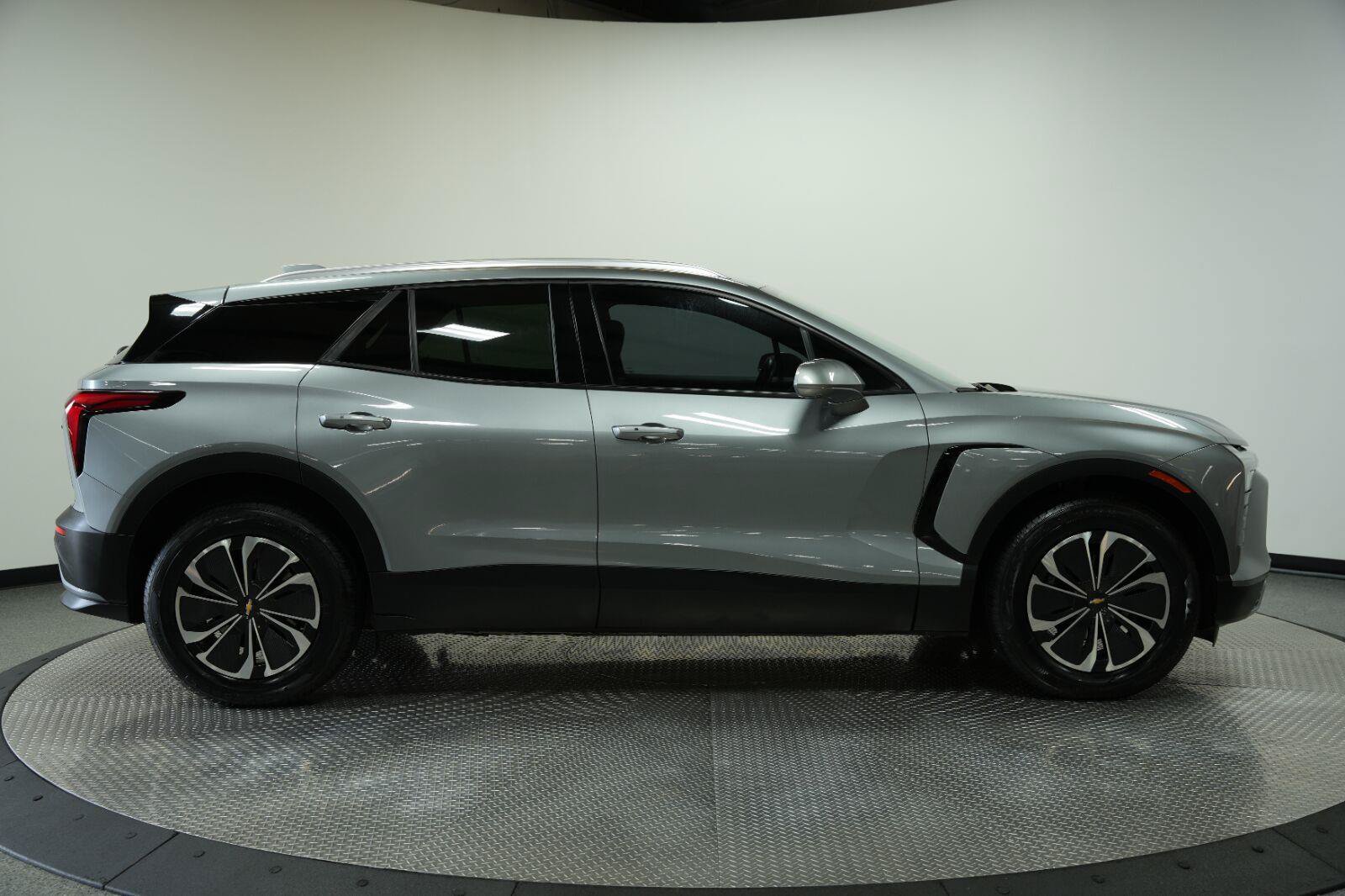 Certified 2024 Chevrolet Blazer EV LT AWD/4WD image 10