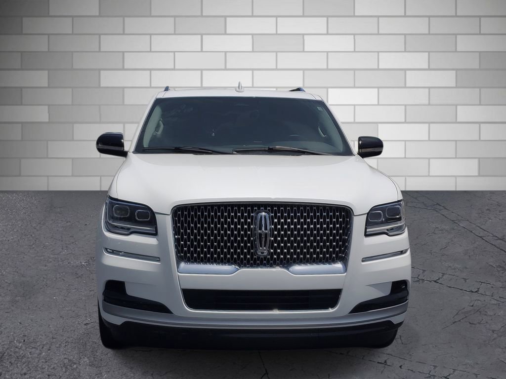 Used 2024 Lincoln Navigator Premiere AWD/4WD image 8