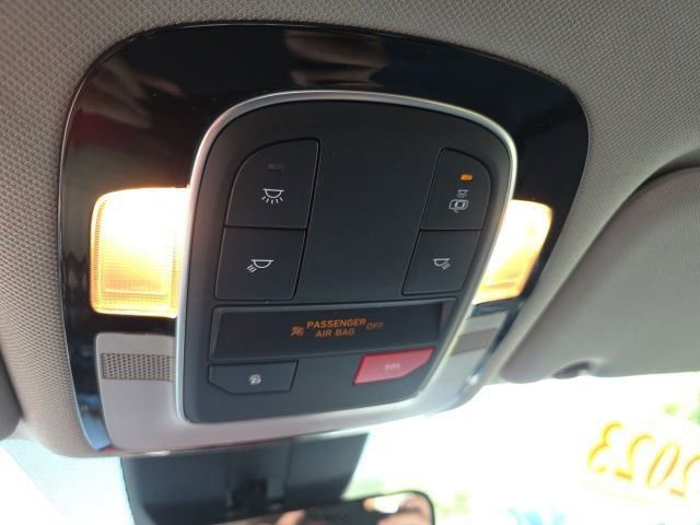 Used 2023 Hyundai Santa Fe SEL image 38