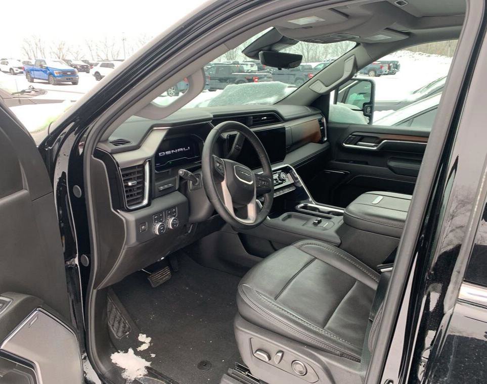 Used 2024 GMC Sierra 2500 Denali w/ Denali Reserve Package image 6