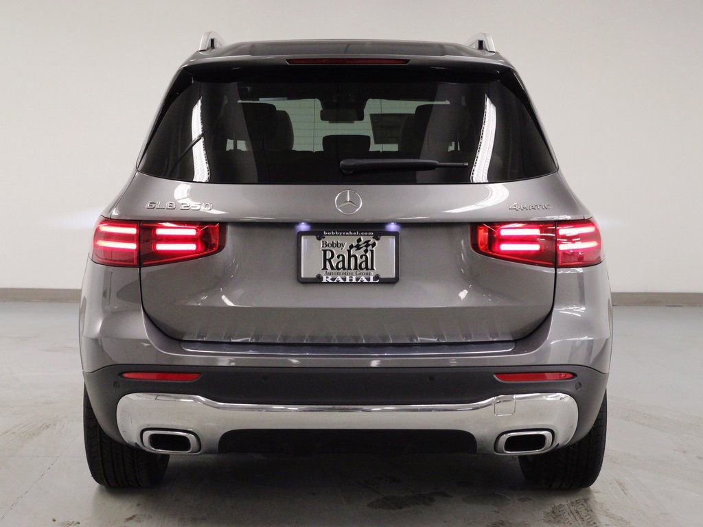 New 2026 Mercedes-Benz GLB 250 4MATIC image 5