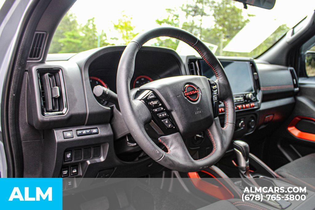 Used 2025 Nissan Frontier PRO-4X AWD/4WD image 23