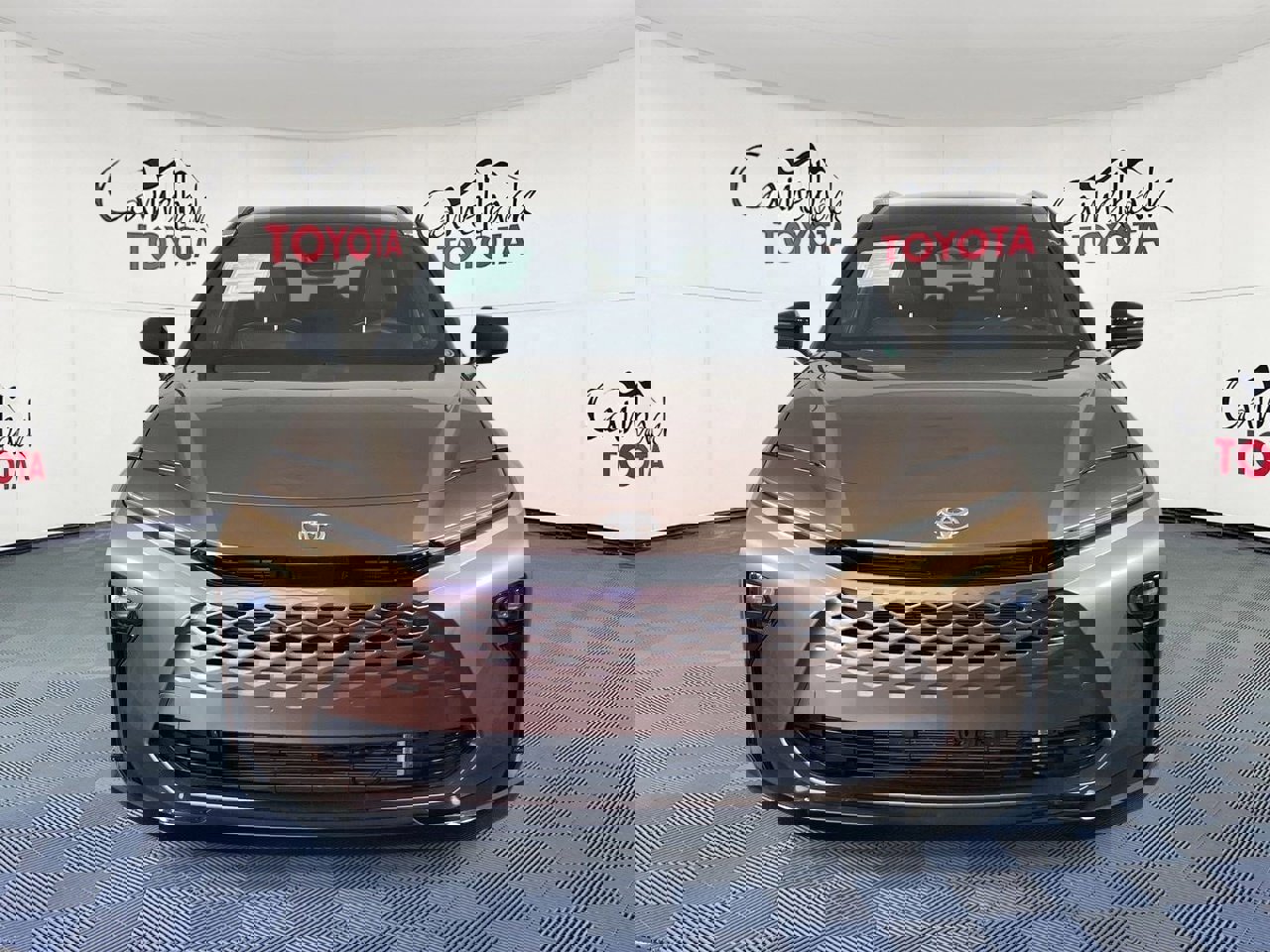 Used 2025 Toyota Crown Signia Limited image 2