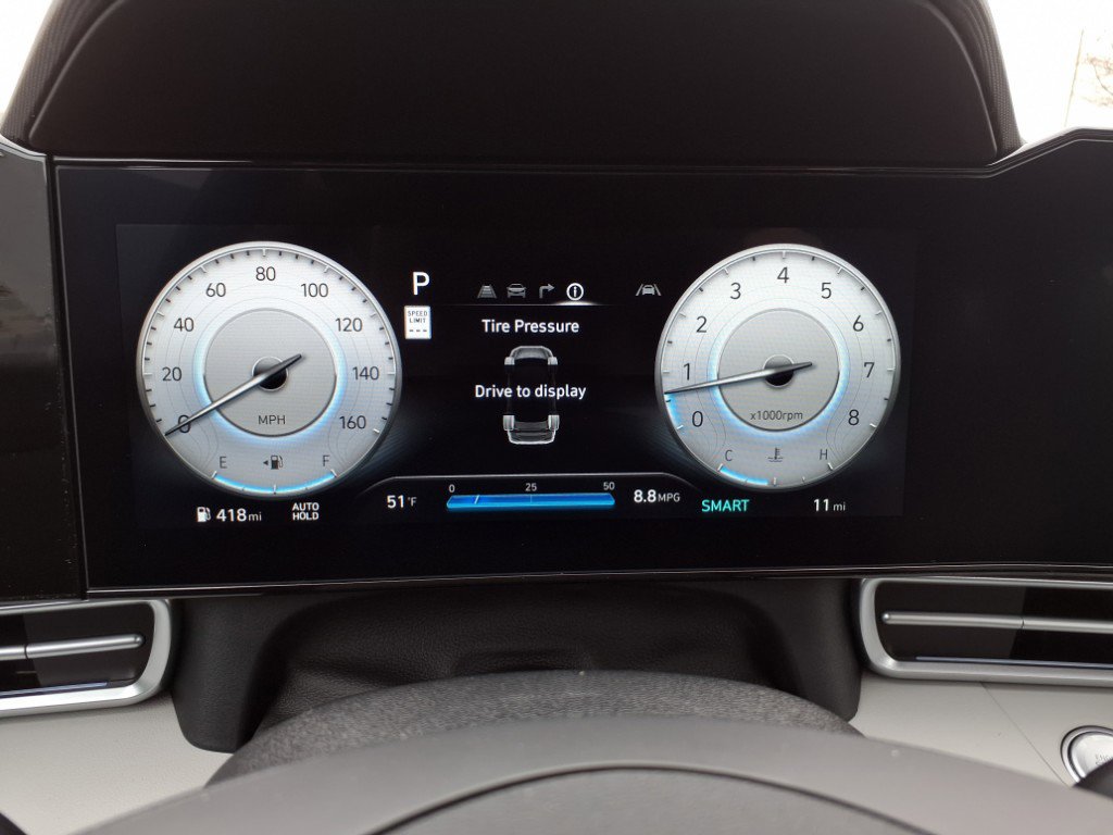 Certified 2025 Hyundai Elantra Limited image 12