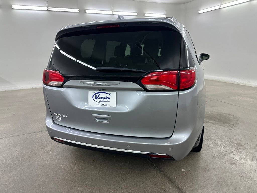 Used 2020 Chrysler Pacifica Touring-L Plus w/ Advanced Safetytec Group FWD image 10