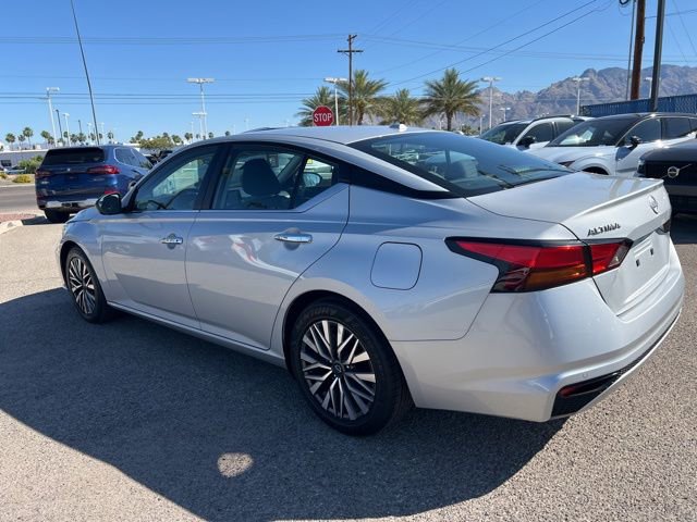 Used 2024 Nissan Altima 2.5 SV FWD image 6