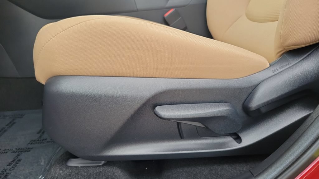 Certified 2025 Toyota RAV4 LE AWD/4WD image 16