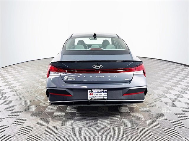 New 2025 Hyundai Elantra SEL image 7