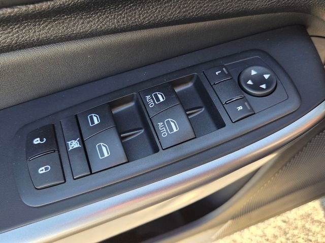 Used 2021 Jeep Cherokee Latitude w/ Mopar Interior Package image 31