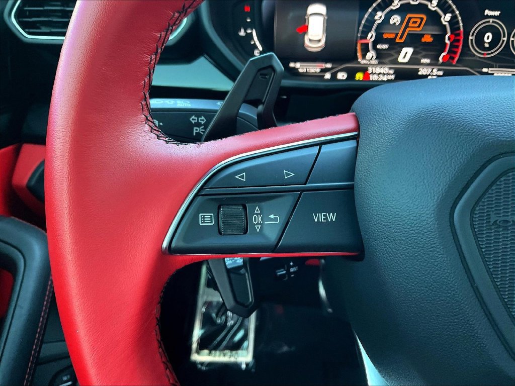 Used 2022 Lamborghini Urus AWD/4WD image 11