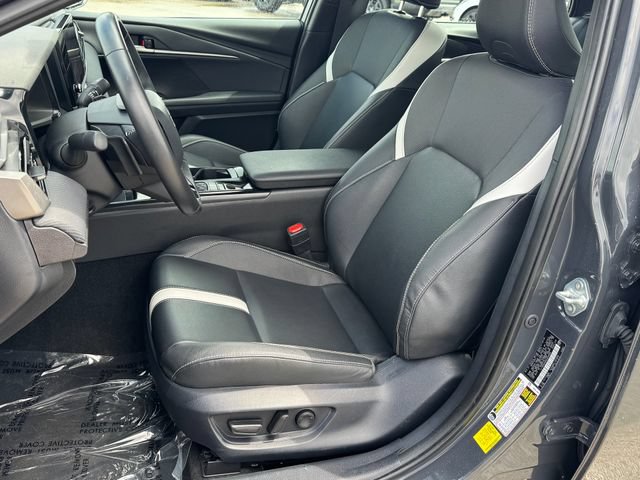 Used 2025 Toyota Camry SE FWD image 12