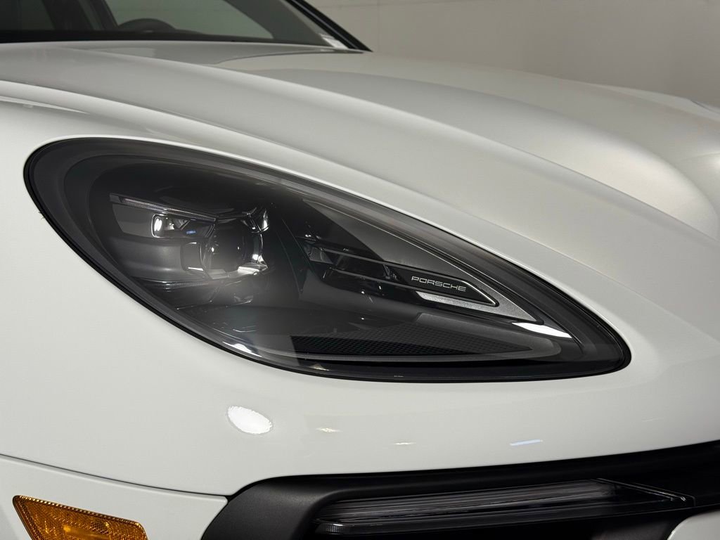New 2026 Porsche Macan image 11