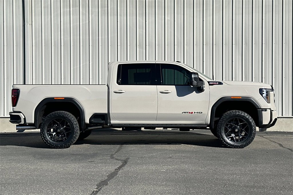 New 2026 GMC Sierra 2500 AT4 w/ AT4 Premium Plus Package image 4