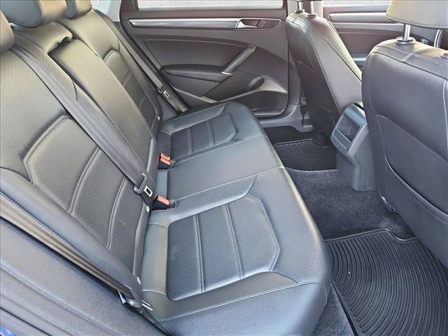 Used 2017 Volkswagen Passat 1.8T R-Line FWD image 18