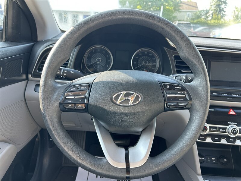 Used 2020 Hyundai Elantra SE w/ Convenience Package (C2) FWD image 13